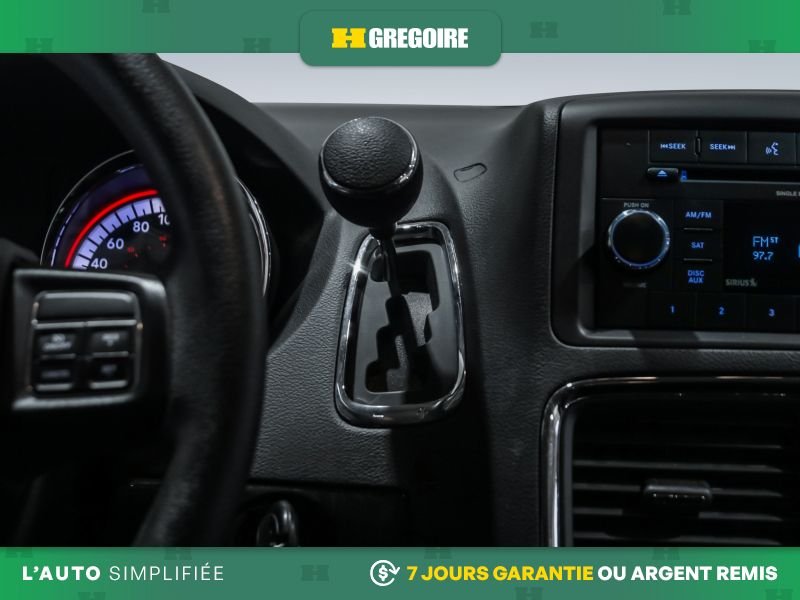 2019 Dodge GR Caravan Red Saint-Eustache - photo #20