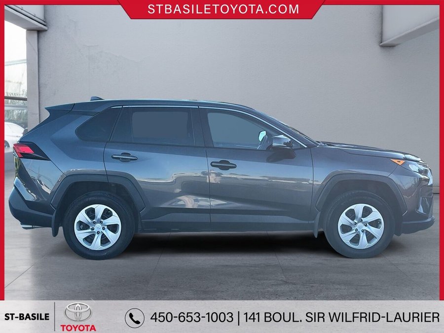 TOYOTA RAV4 LE FWD 2022 Gris