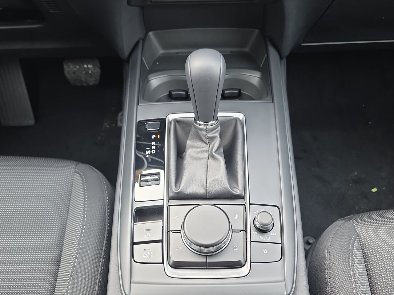 2026 Mazda CX-30 Gs, awd, sièges, volant et rétroviseurs chauffants Machine Grey Metallic Val-David - photo #9
