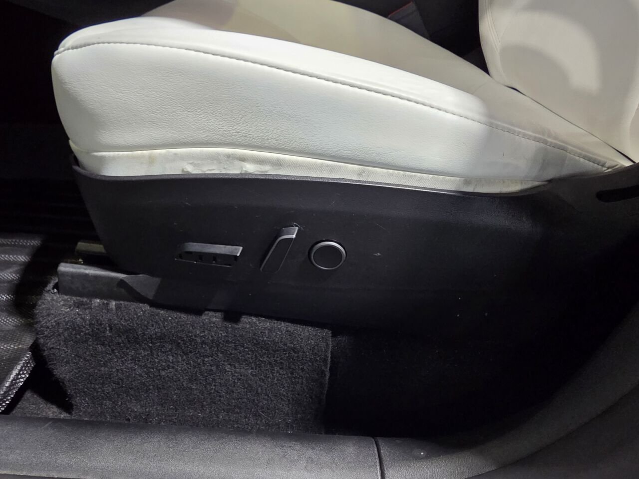 2022 Tesla Model Y White  - photo #14
