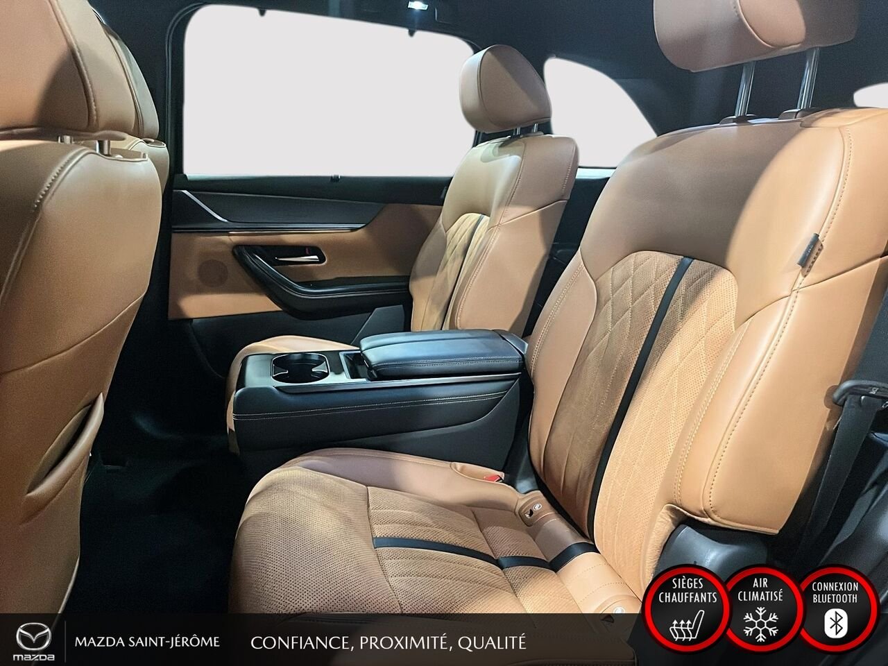 Mazda CX-90 hybride léger Signature | TOIT PANORAMIQUE | AWD | CUIR NAPPA | SIEGES CAPITAINES 2024 Gris Saint-Jérôme - photo #22