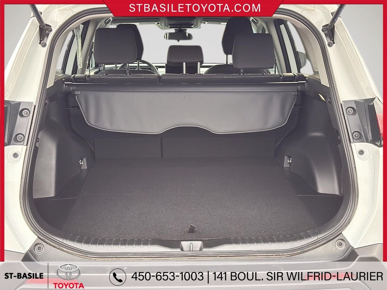 2026 Toyota RAV4 Hybrid White Saint-Basile-le-Grand - photo #8