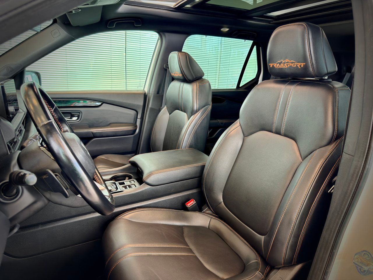 2023 Honda Pilot White Notre-Dame-des-Prairies - photo #19