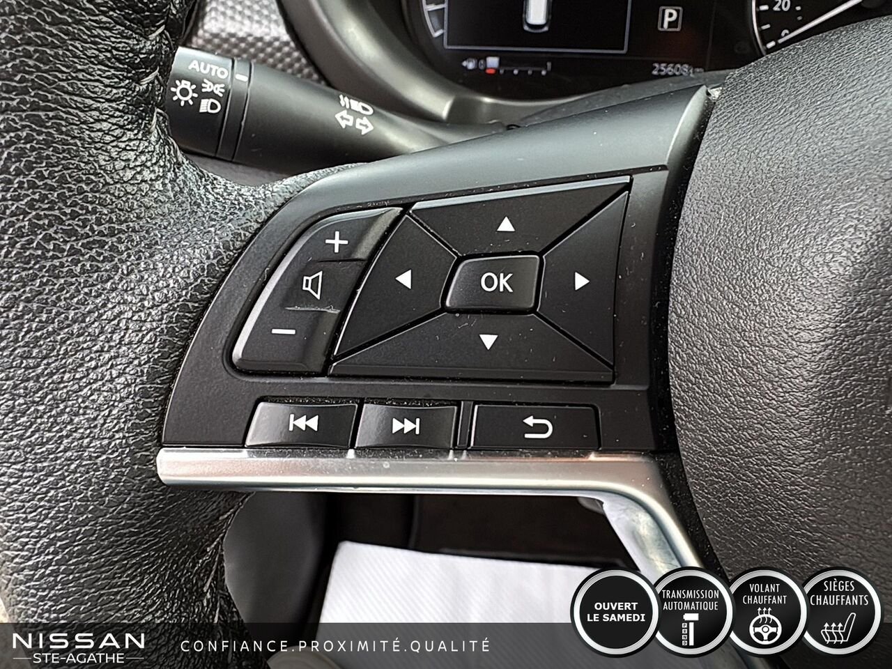 Nissan Kicks SV TA | BAS KILOMÉTRAGE | UN SEUL PROPRIÉTAIRE | APPLE CARPLAY | BOÎTE AUTOMATIQUE 2024 Noir Saint-Jérôme - photo #15