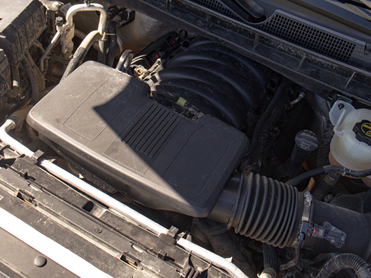2025 Chevrolet Silverado 1500 4WD Crew Cab 147 LT White Sherwood Park - photo #15