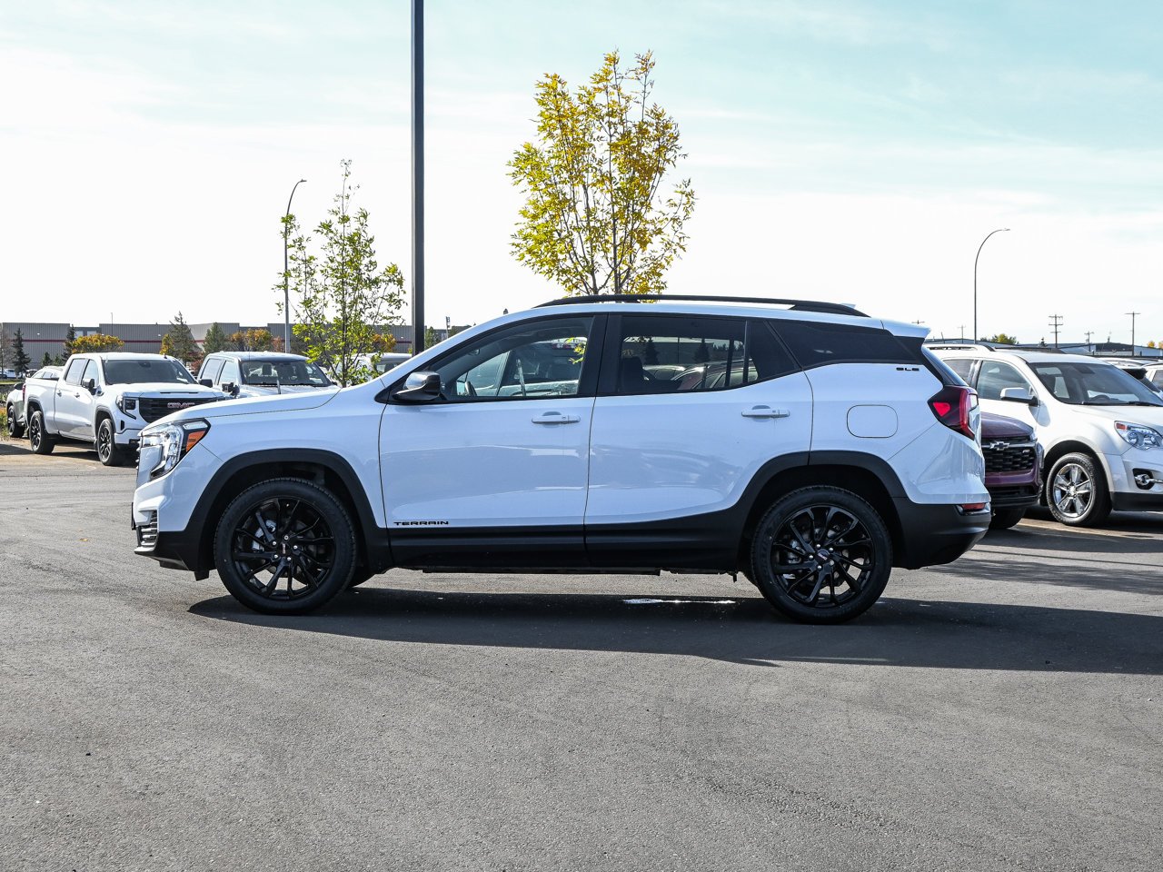 2024 GMC Terrain AWD 4dr SLE White Sherwood Park - photo #9
