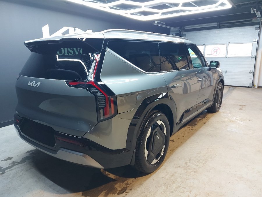 Kia EV9 Land TI avec ensemble Plus 2026