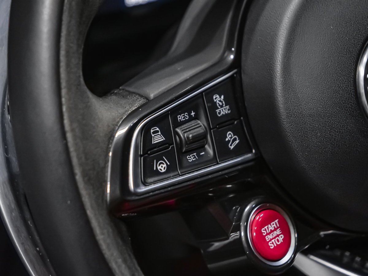 Alfa Romeo Stelvio QUADRIFOGLIO CARBONE 2024 Noir Montréal - photo #18