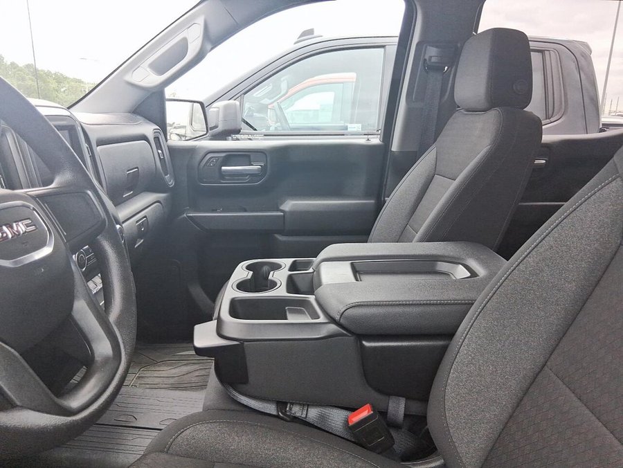 GMC Sierra 1500 PRO PRO CREW CAB GRAPHITE EDITION PRO ET PROTECTION PACKAGE SUSPENSION ET TRAQILERING PACKAGE 2025 Rouge
