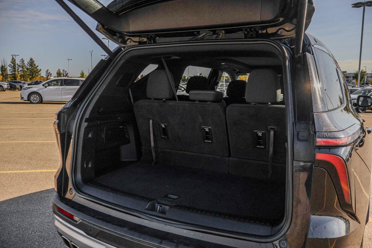 2025 Chevrolet Traverse AWD 4dr LT Black Sherwood Park - photo #7