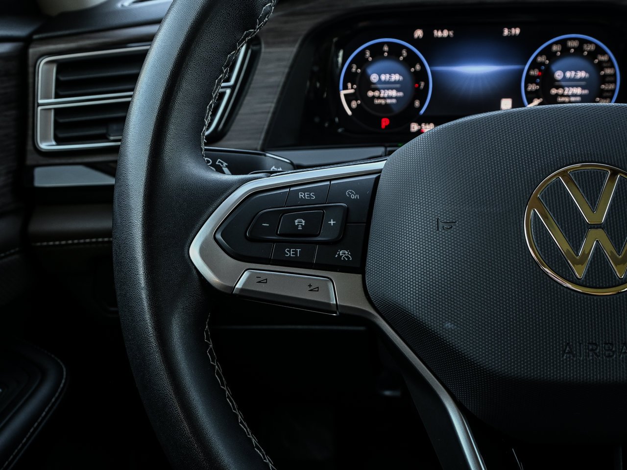 2024 Volkswagen Atlas Highline 2.0 TSI 4MOTION White Sherwood Park - photo #22