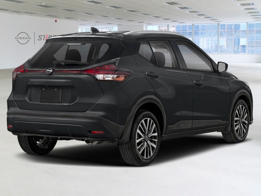2025 Nissan Kicks Play SV TA Super Black