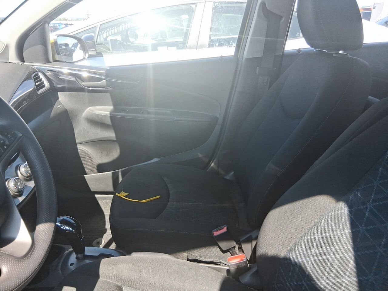 2022 Chevrolet Spark 1LT Yellow Québec - photo #2