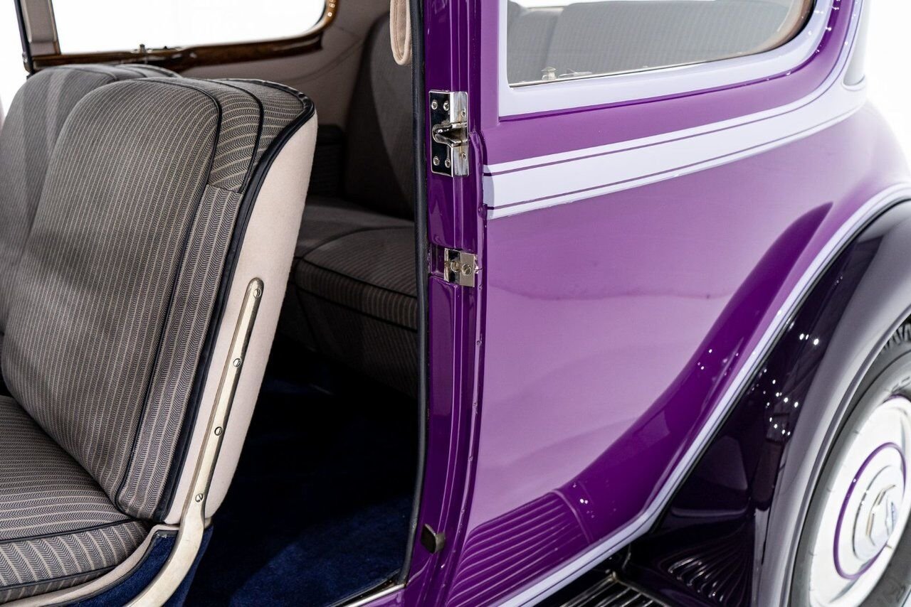 Lincoln KB Victoria Coupe One Of 18 Built, And The Only Known Surviving **PRICE IN USD** 1933 mauve Montréal - photo #13