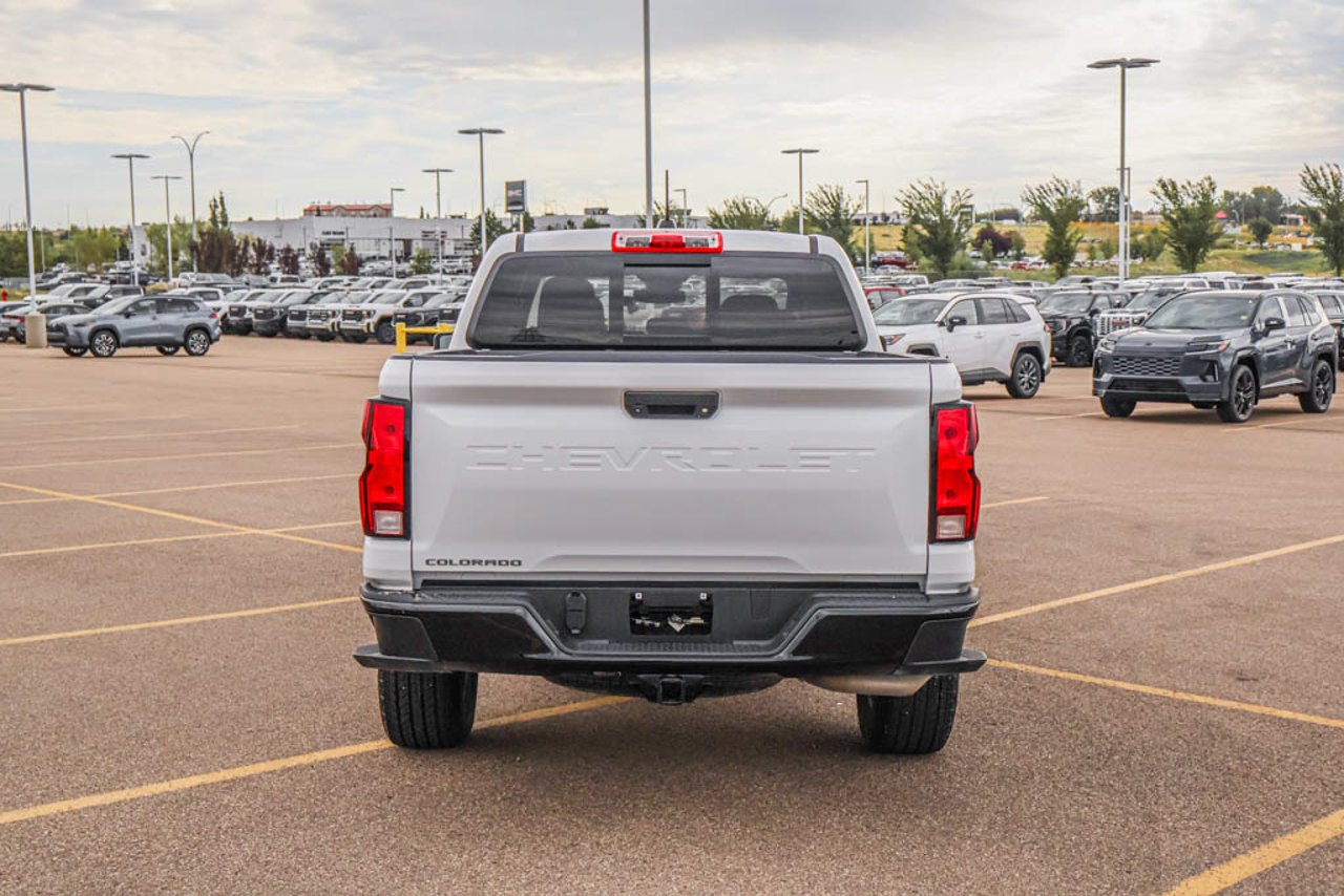 2024 Chevrolet Colorado 4WD Crew Cab WT White Sherwood Park - photo #6