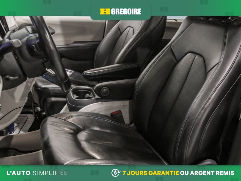 Chrysler Pacifica 822359A | Touring-L AUTO A/C GR ELECT MAGS CUIR 7PASSAGERS C 2021 Gris Laval - photo #13