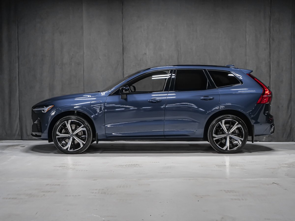 Volvo XC60 Recharge T8 R-DESIGN ADVANCED CLIMAT BOWERS WILKINS 2022 Bleu Montréal - photo #2