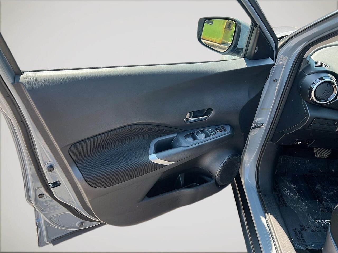 2024 Nissan Kicks SV TA Grey Québec - photo #28