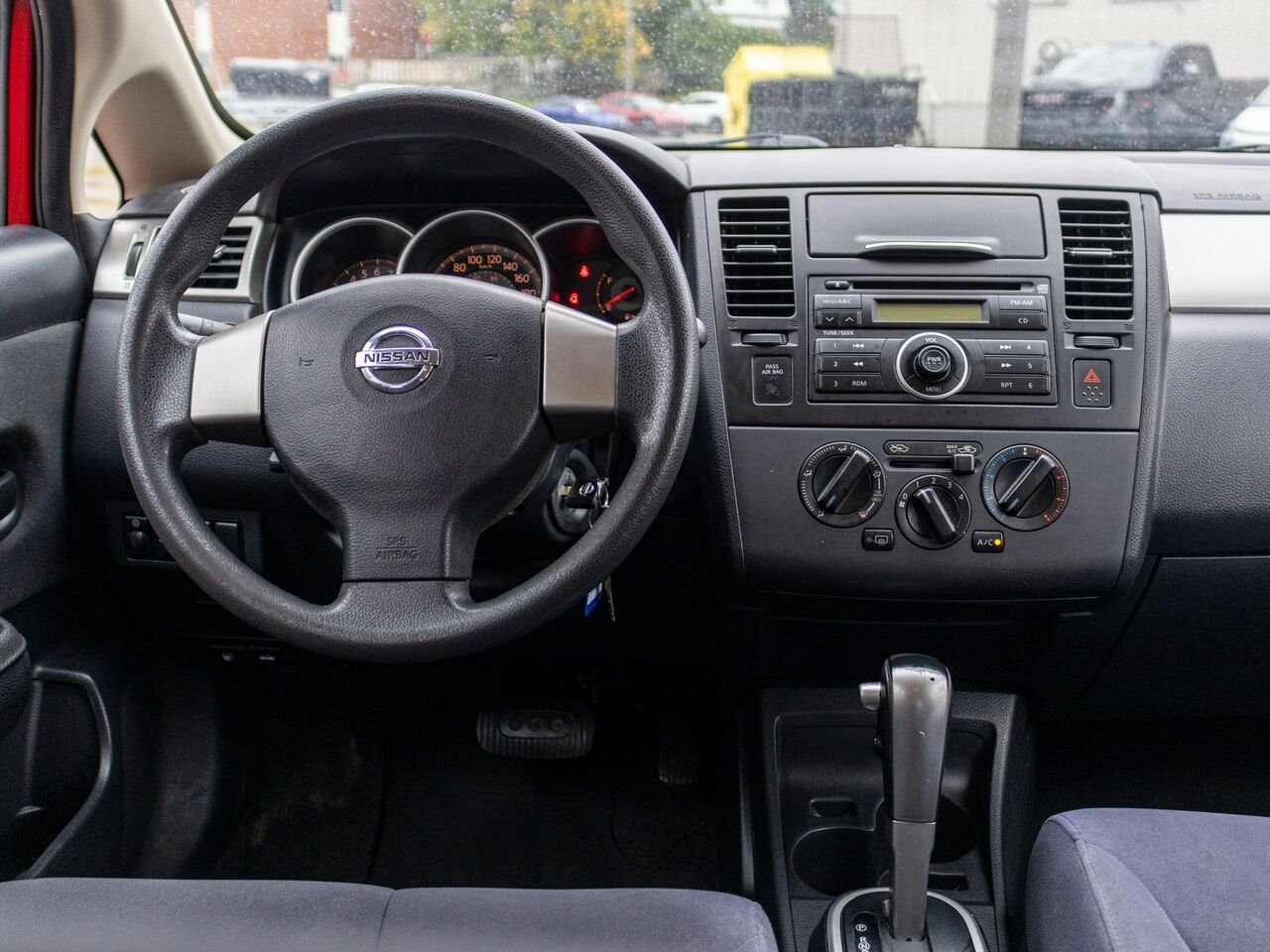 Nissan Versa 5dr HB I4 Auto 1.8 S 2009 Rouge Châteauguay - photo #7