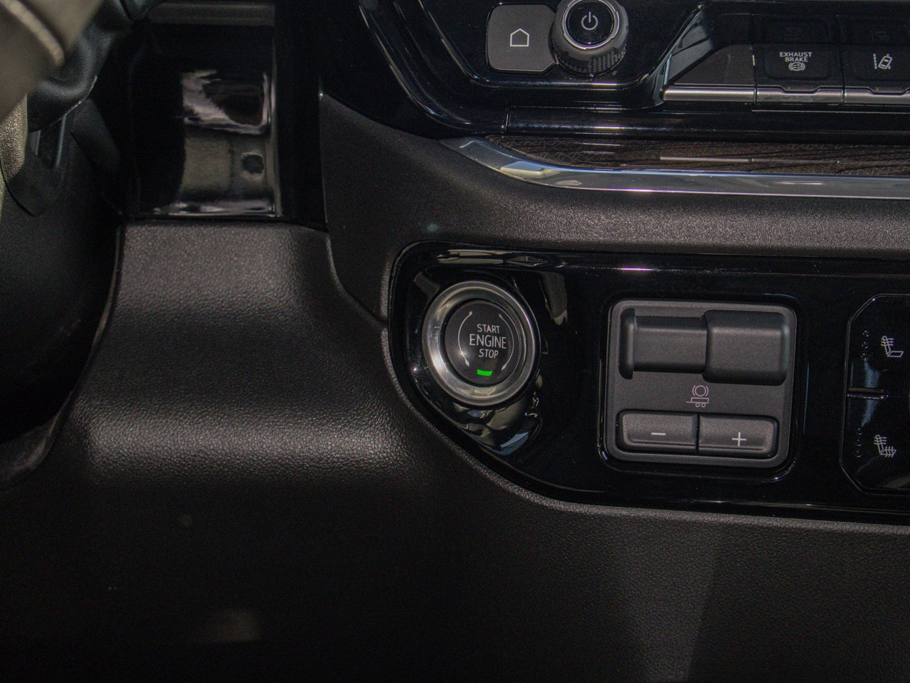 2024 Chevrolet Silverado 2500HD 4WD Crew Cab 159 LT Black Sherwood Park - photo #26