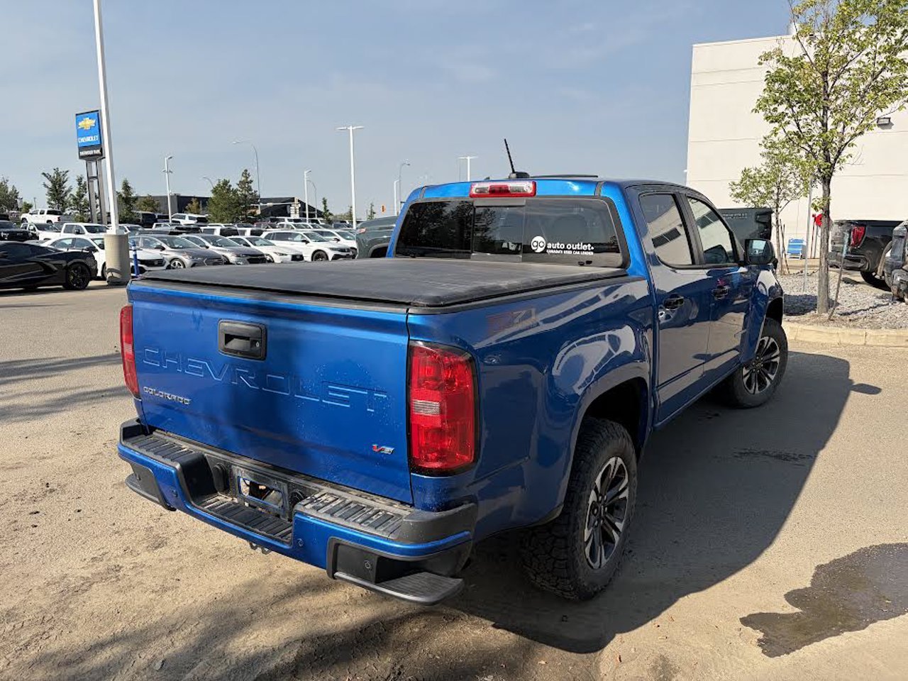 2021 Chevrolet Colorado 4WD Crew Cab 128 Z71 Blue Sherwood Park - photo #4