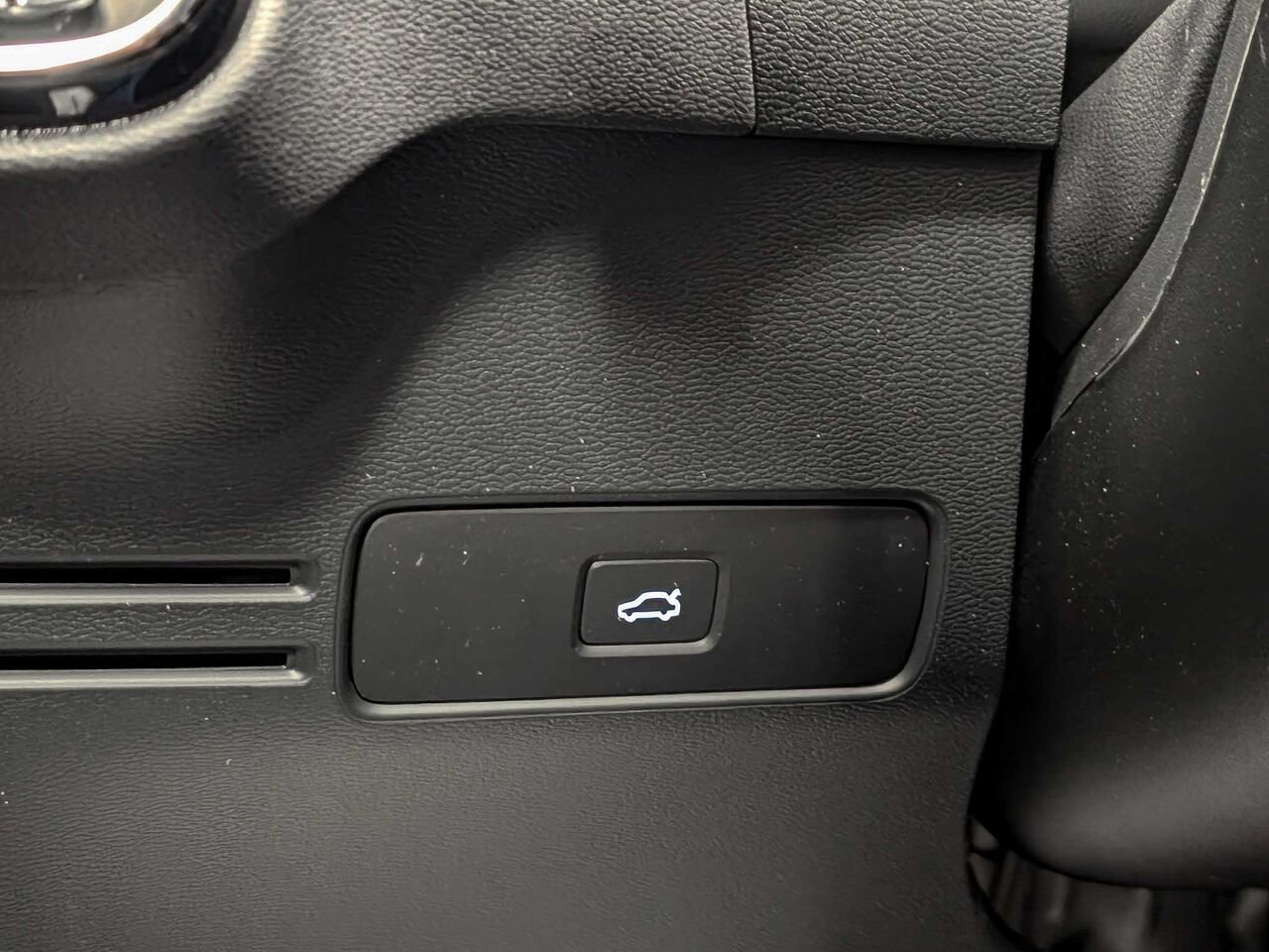 Volvo XC40 B5 Core AWD 2023 Noir Sherbrooke - photo #20