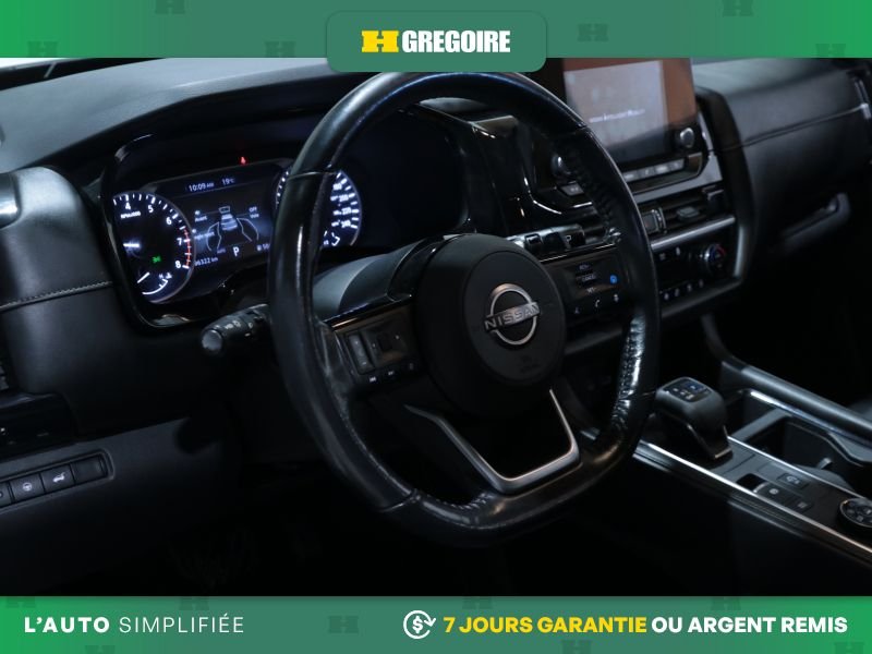 2022 Nissan Pathfinder White Laval - photo #10