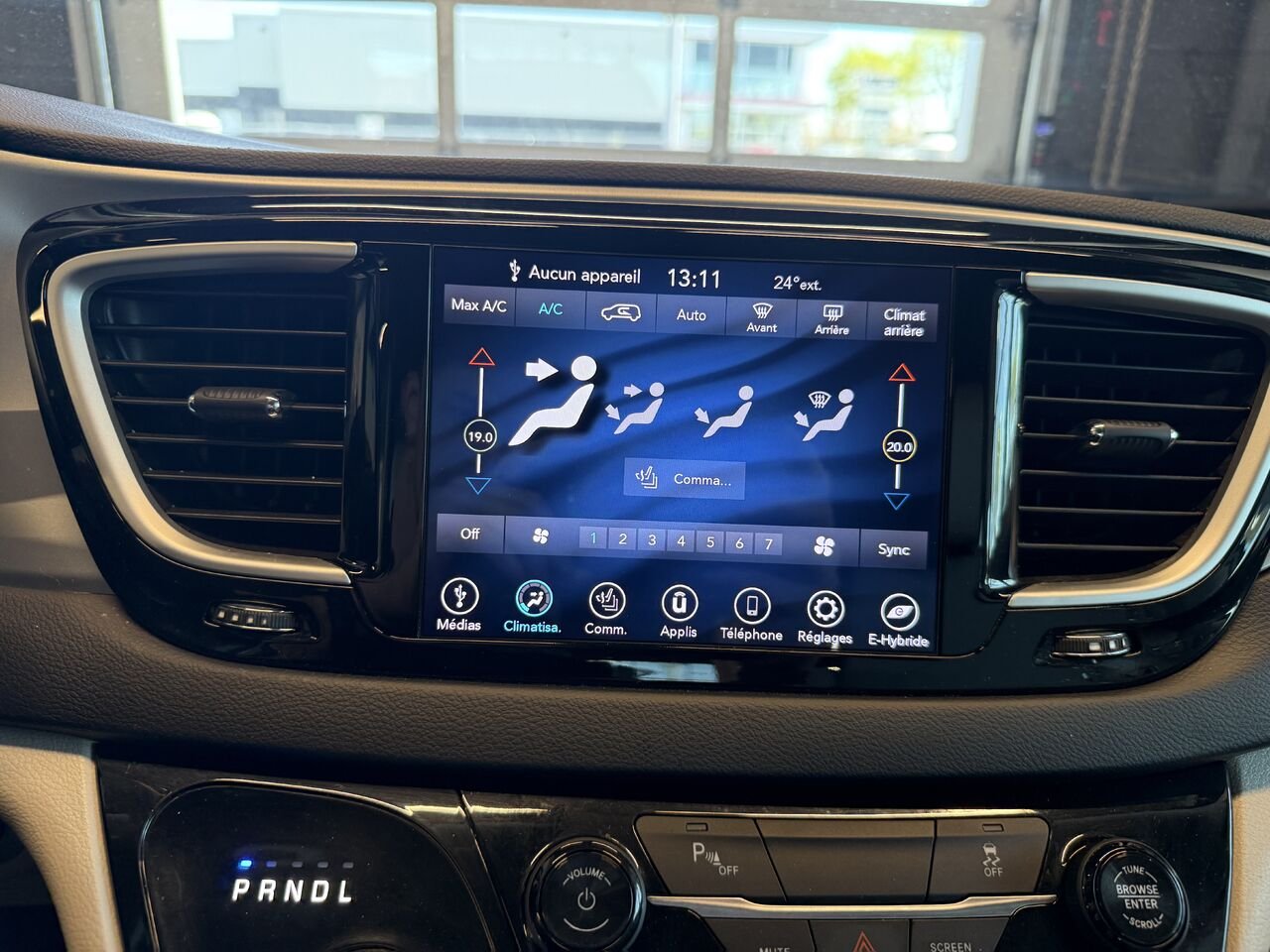 Chrysler Pacifica Hybrid 2020 Beige Saint-Eustache - photo #21