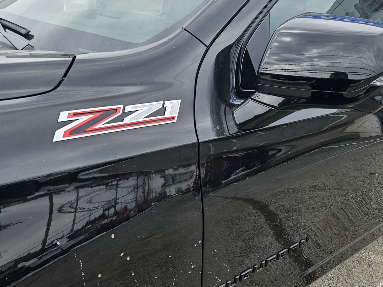 Chevrolet Suburban Z71 4 portes 4RM 2027 Noir Thetford Mines - photo #5