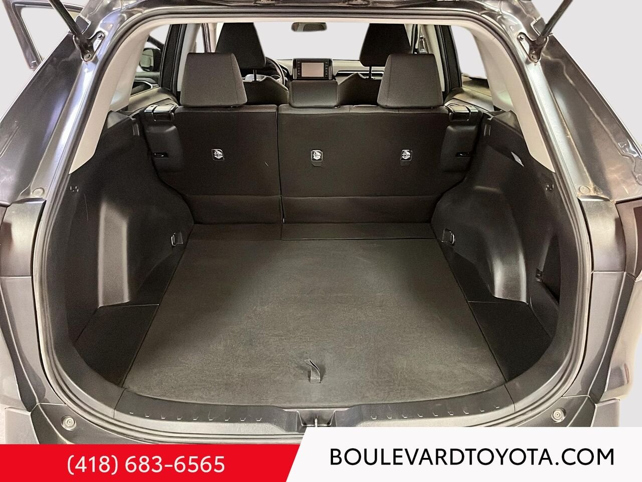 Toyota RAV4 100078A-59 | LE 2021 Gris Québec - photo #18