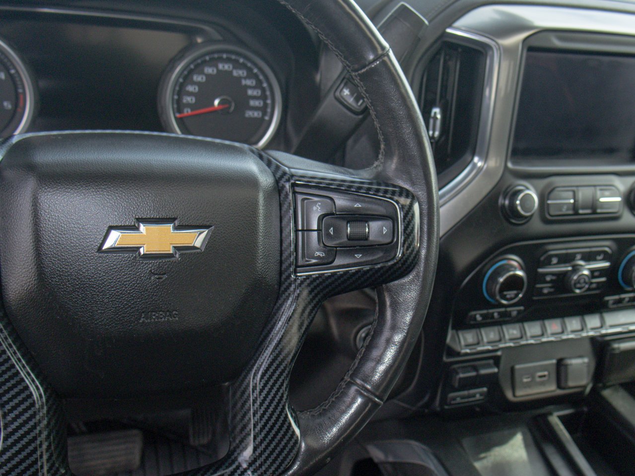 2020 Chevrolet Silverado 2500HD 4WD Crew Cab 159 LTZ White Sherwood Park - photo #25