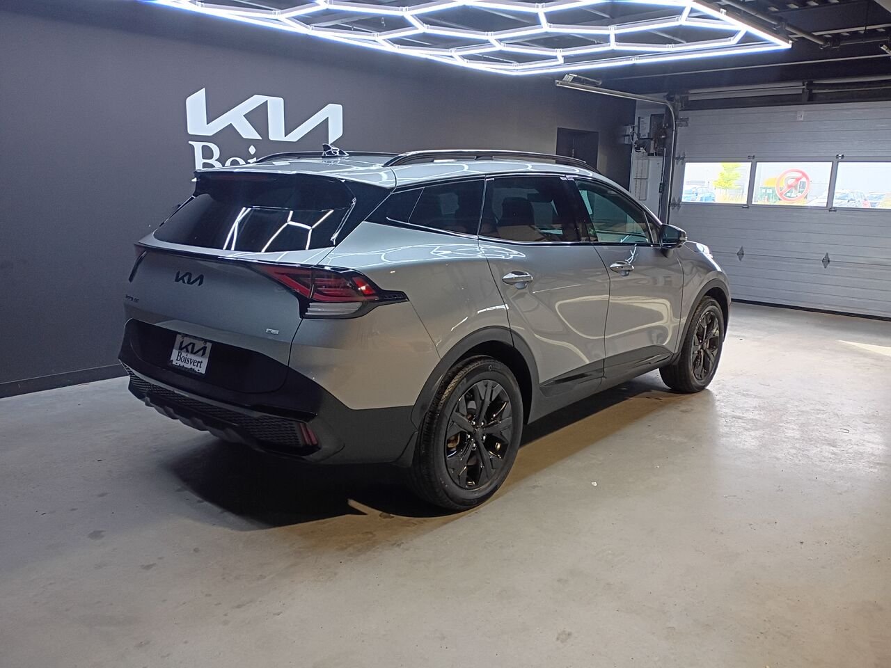 2025 Kia Sportage Grey Blainville - photo #5
