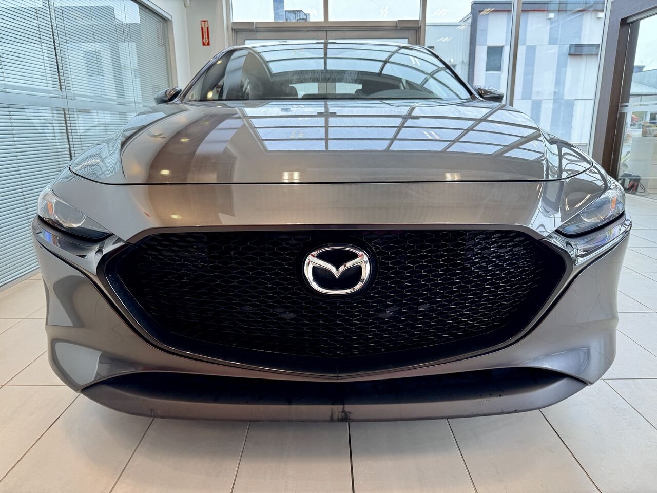 Mazda Mazda3 Sport 2024 Gris Notre-Dame-des-Prairies - photo #5