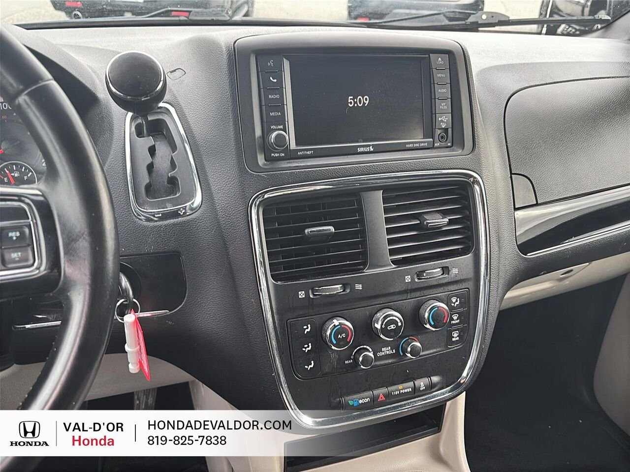 2015 Dodge Grand Caravan SXT Premium Plus fourgonnette de tourisme 4 portes Billet Metallic Val-d'Or - photo #10