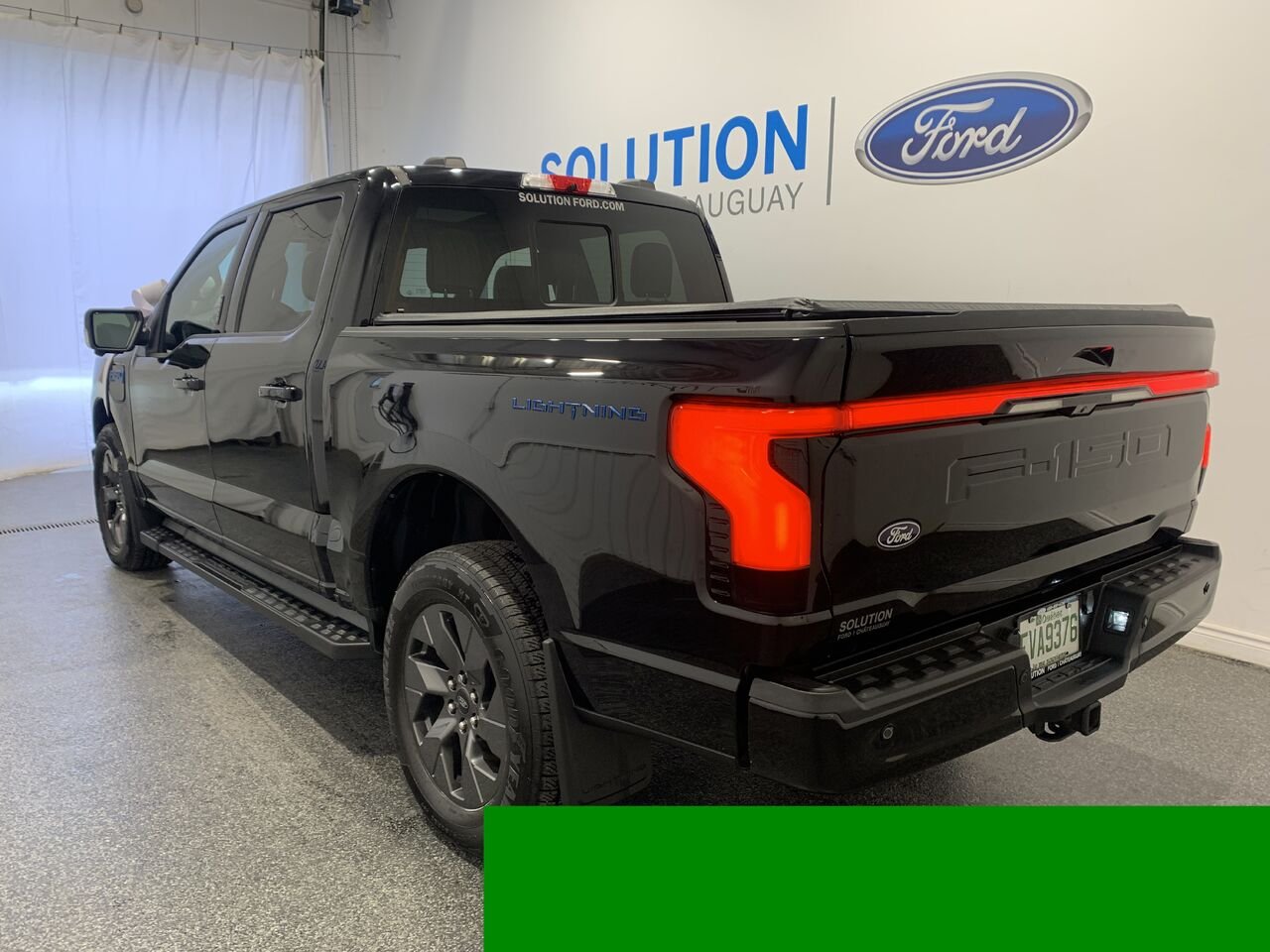Ford F-150 Lightning LARIAT LARIAT + GROSSE BATTERIE +CUIR + TOIT PANO 2025 Bleu Châteauguay - photo #7