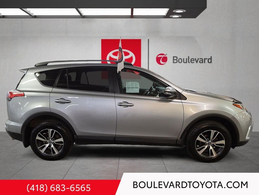 Toyota RAV4 LE, AWD 2018 Argent