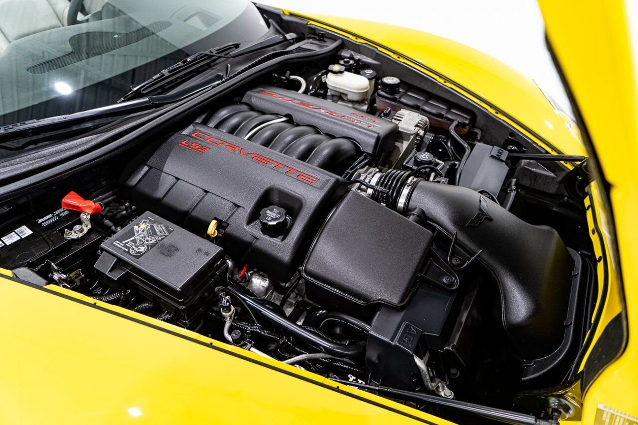 Chevrolet Corvette PRIX EN USD | With Only 900km (563mi) From New With Window Sticker 2008 Jaune Montréal - photo #14