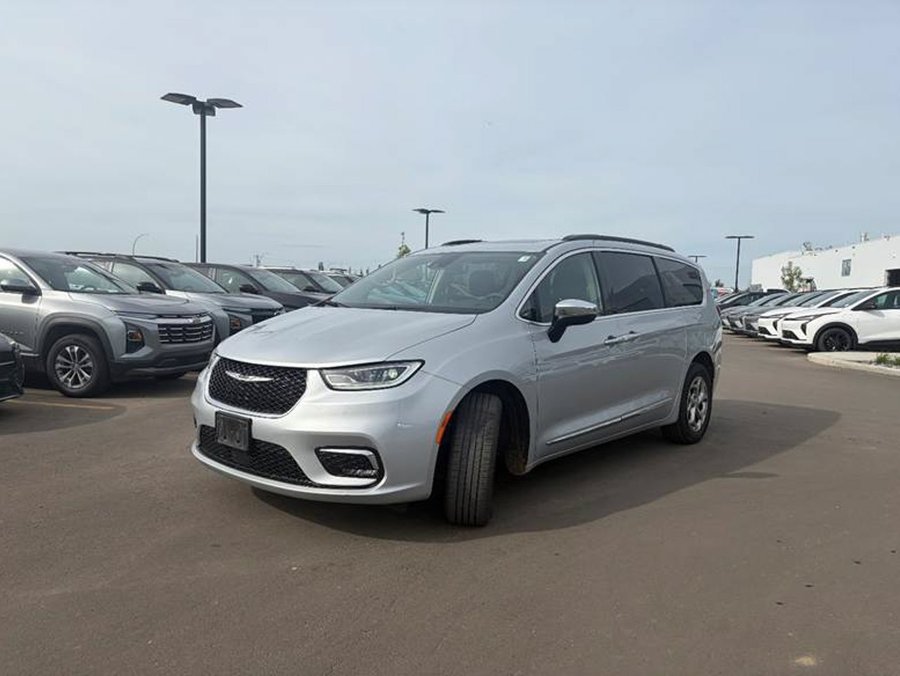 2023 Chrysler Pacifica Limited AWD 3.6L 7 Passenger | Panoramic Sunroof Grey