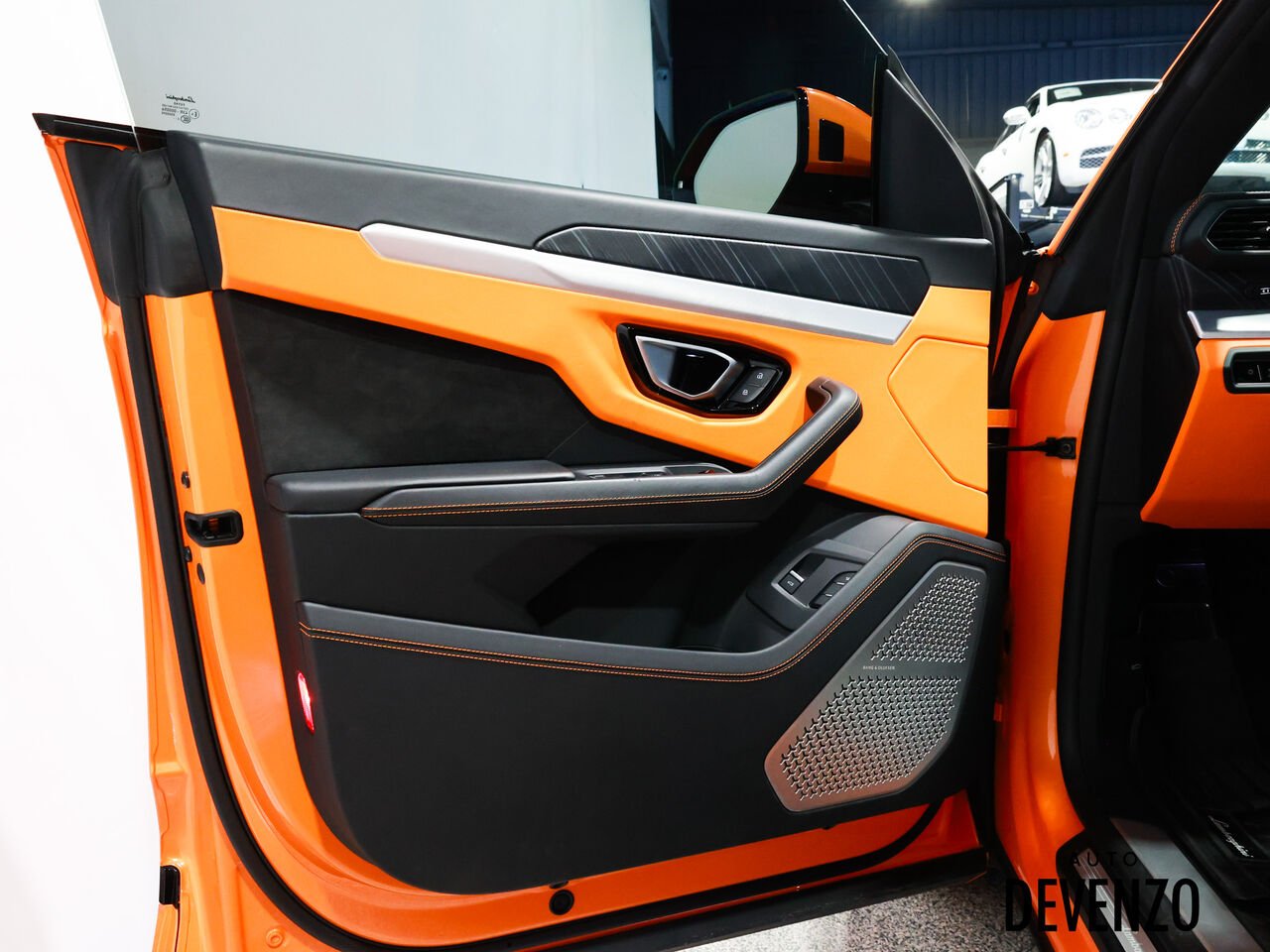 2024 Lamborghini Urus Orange Saint-Eustache - photo #10