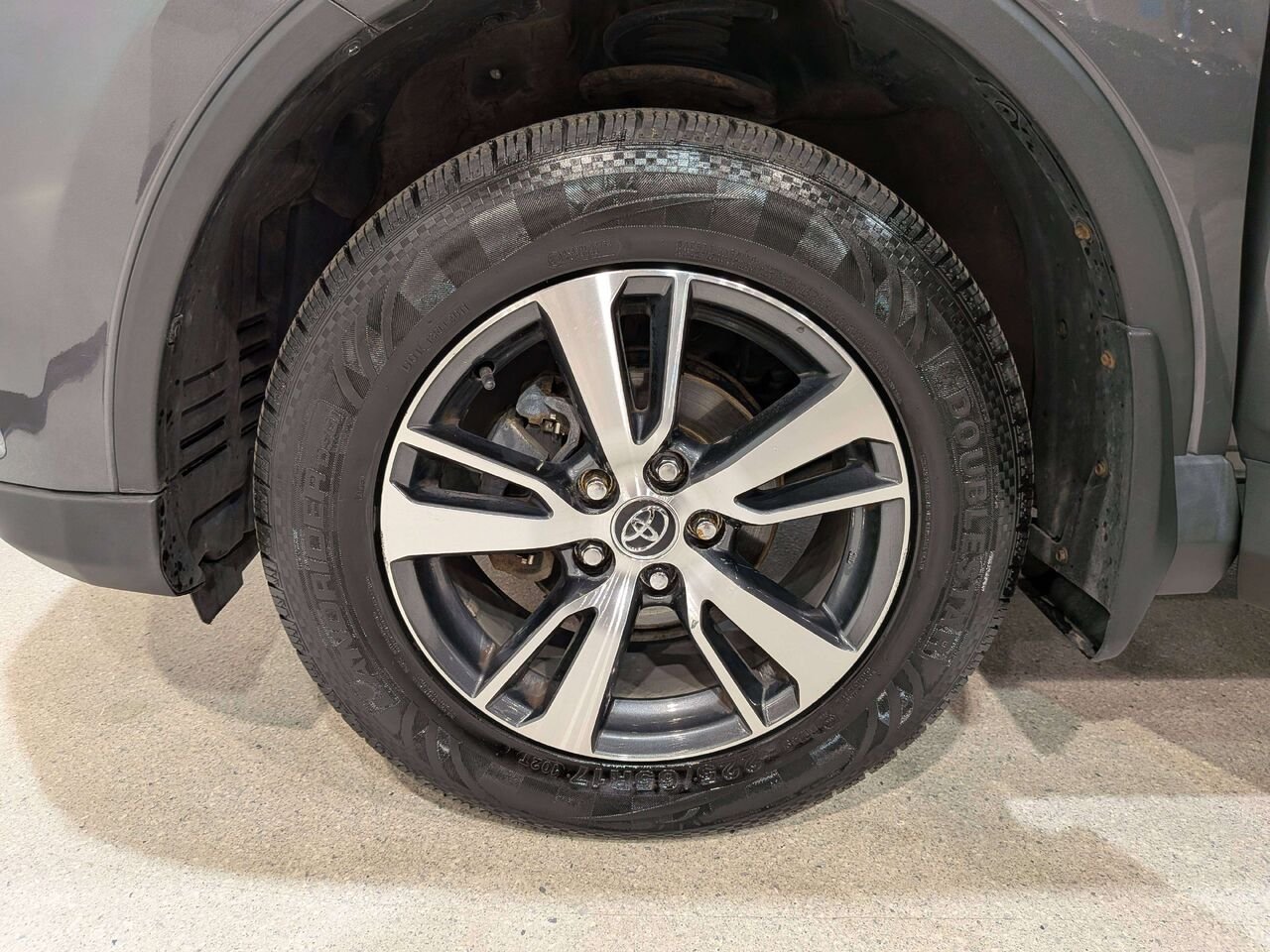 2018 Toyota RAV4 FWD LE Grey Val-David - photo #32