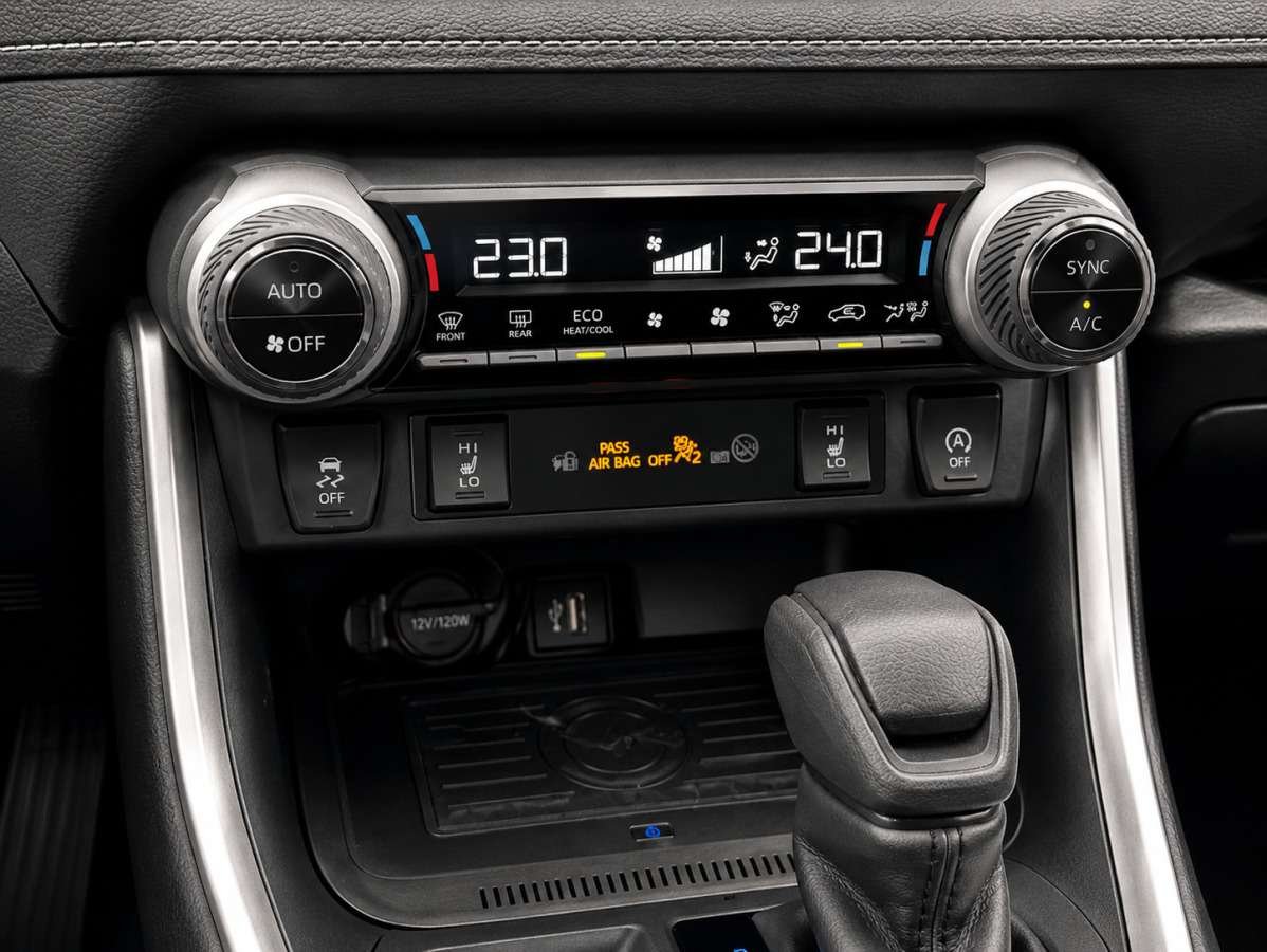 2024 Toyota RAV4 Red Saint-Basile-le-Grand - photo #14