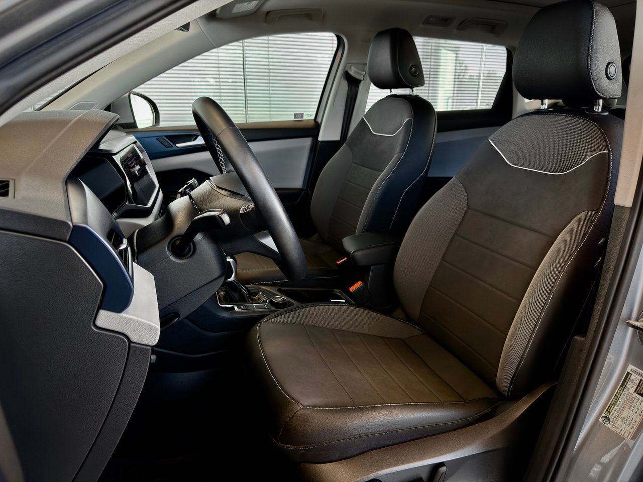 2023 Volkswagen Taos Blue Notre-Dame-des-Prairies - photo #16