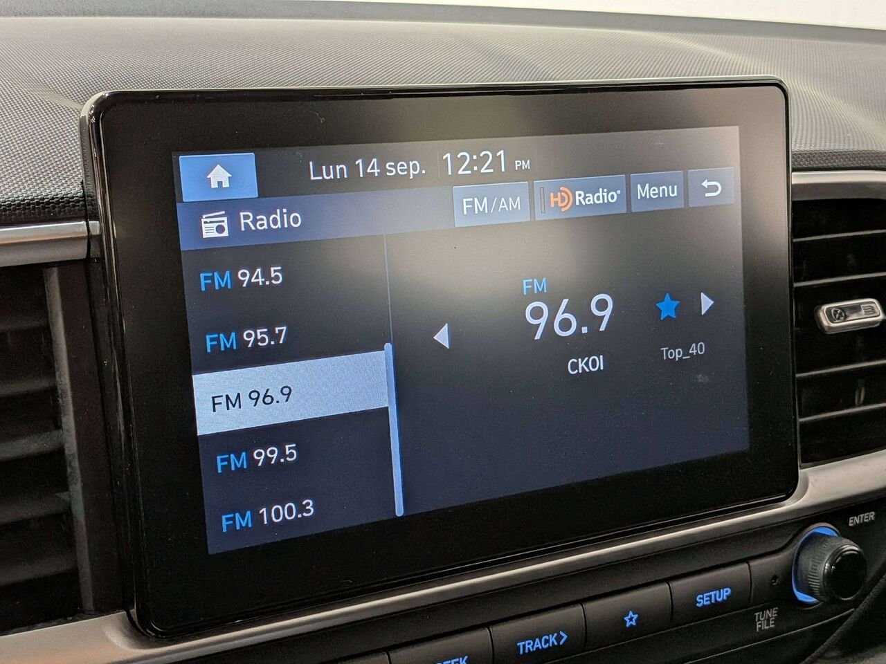 2023 Hyundai Venue Essential IVT Black Val-David - photo #20