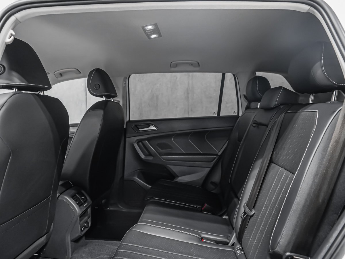 2022 Volkswagen Tiguan COMFORTLINE White Montreal - photo #13