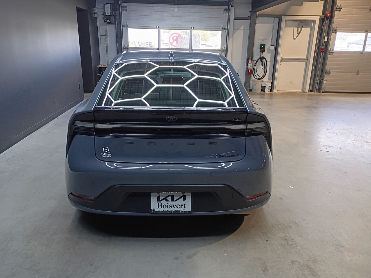 2024 Toyota Prius Prime Grey Blainville - photo #5