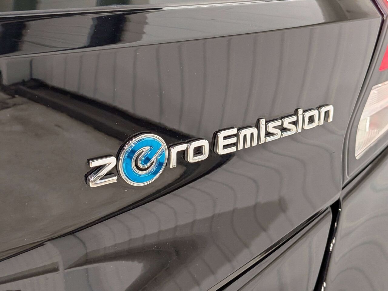 2020 Nissan LEAF SL PLUS Hatchback Black Val-David - photo #40