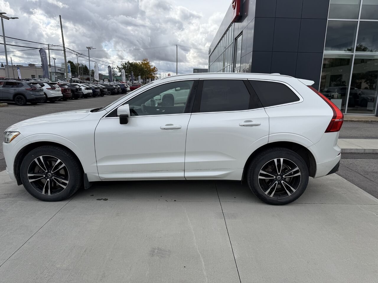 Volvo XC60 jamais accidenté cuir toit ouvrant panoramique 2020 Blanc Châteauguay - photo #9