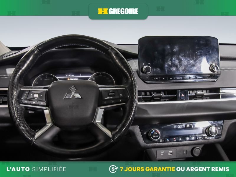 2022 Mitsubishi Outlander Grey Laval - photo #16