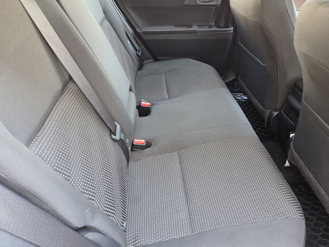 2018 Toyota COROLLA IM Silver Mont-Laurier - photo #13