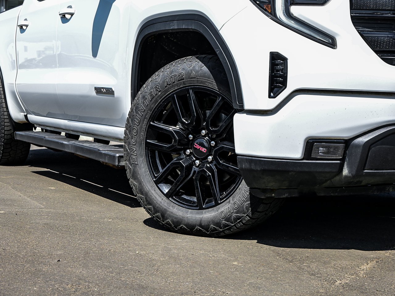 2025 GMC Sierra 1500 4WD Crew Cab 147 Elevation White Sherwood Park - photo #5